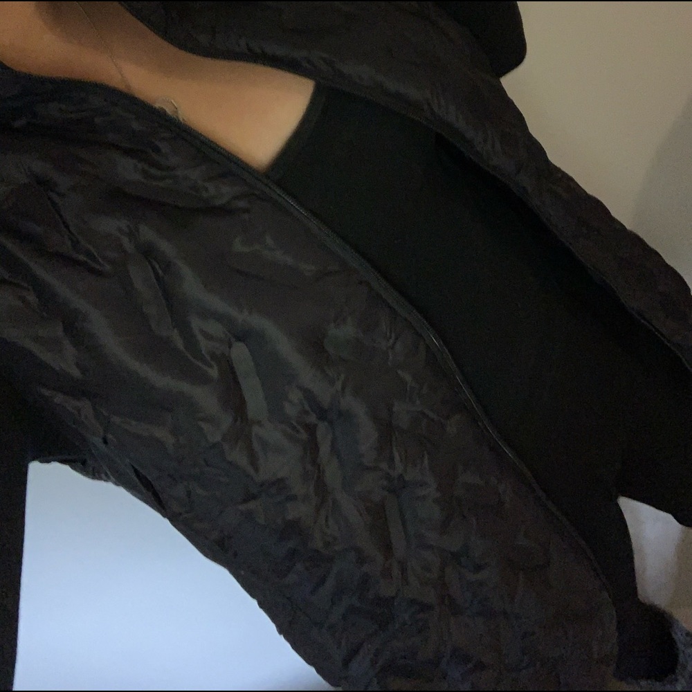 Black light weight vest